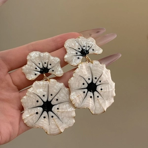 Vintage double layer ginkgo flower earrings in white enamel with gold edges