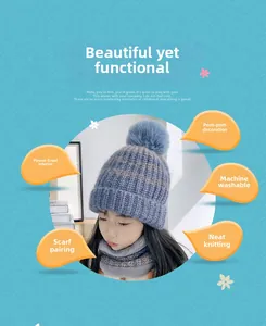 Dettaglio del set cappello e sciarpa in maglia per bambini con morbida fodera in pile