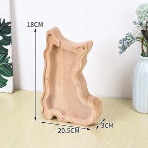 Detailed view of cat-shaped wooden piggy bank with size dimensions 20.5x18x3 CM