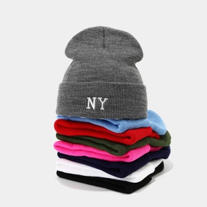 Winter knitted beanies in multiple colors with NY embroidery for men and women outdoors