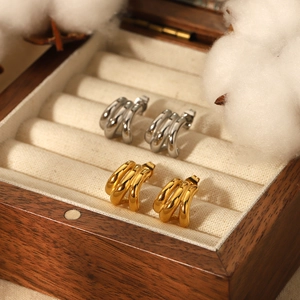 Minimalist C Shaped Stud Earrings Stainless Steel 18K Gold Plated Triple Line Ribbed Glossy Niche Jewelry For Women