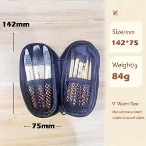 Set da 7 pennelli da trucco portatili con custodia nera, misura 142x75mm e peso di soli 84g