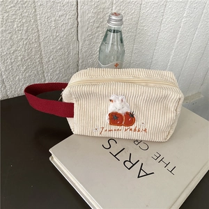 Süße Cord-Kosmetiktasche mit Tomato Rabbit Stickerei und rotem Griff für die Reise