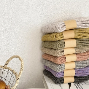 Cozy wool crew socks in 8 colors with vintage knit texture for autumn and winter