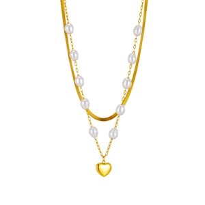 Double-layered gold necklace with flat snake chain, irregular pearls and heart pendant