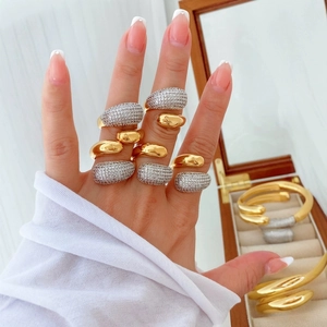Fashionable teardrop-shaped open bangle and ring set with sparkling cubic zirconia stones