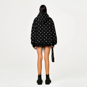 Sweat à capuche noir oversize avec motif croix blanc intégral et coupe décontractée