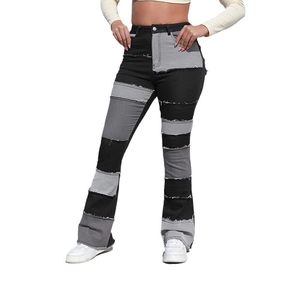 Jean évasé à taille haute pour femmes en denim extensible avec design patchwork moderne
