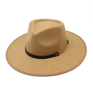 Cappello fedora in lana kaki stile britannico con cintura in pelle e catena d'oro