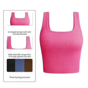 Seamless ribbed yoga crop top in magenta pink with U-neck and wide straps for fitness