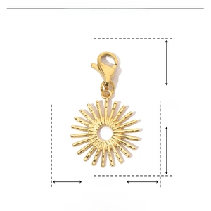 Detailed size chart of stainless steel sun pendant showing 28mm height and 15mm width