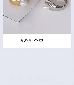 Ensemble de bagues minimalistes avec de grandes perles blanches en finitions or et argent