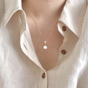 Minimalist 925 sterling silver gold plated necklace with round pearl and square zircon