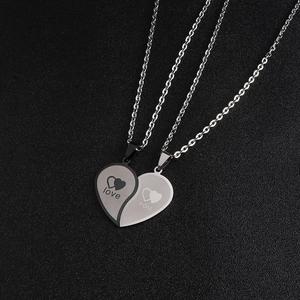 Collier Couple Épissage Coeur Acier Inoxydable Gravé Love You Pendentif Poli Style Coréen Bijoux Pour Amoureux