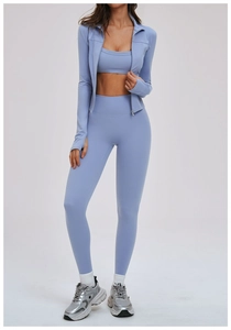 Ensemble de yoga 3 pièces bleu clair avec veste zippée, brassière et legging taille haute