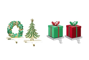 Detail of Christmas wine glass charms featuring festive wreath and gift box metal pendants