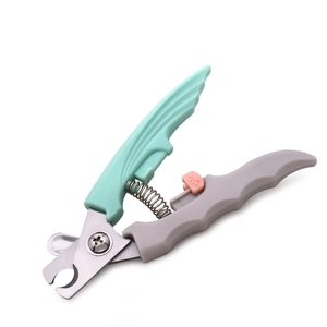 Détail du coupe-ongles pour animaux en acier inoxydable avec poignée ergonomique et verrou