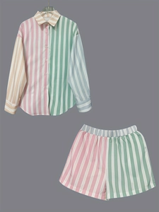 Zweiteiliges Damen Streifen-Set mit Langarmhemd und passenden Shorts in bunten Farben