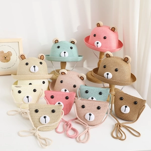 Set di cappelli di paglia e borse con orsetto per bambini, perfetta protezione solare.