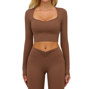 Ensemble de yoga marron pour femme avec crop top à manches longues et leggings taille haute