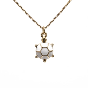 Minimalistische Schildkröten-Halskette mit weißem Panzer und goldener Kette für Damen