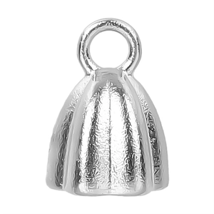 Vue macro des capuchons de pendentif en cloche en acier inoxydable 304 argenté texturé