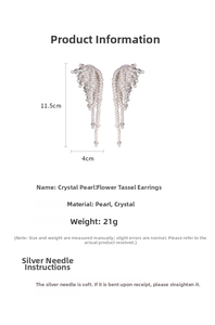 Détail des boucles d'oreilles fleurs en perles de cristal avec pompons de 11,5 cm