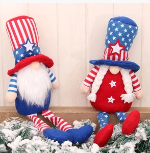 Détail de gnomes patriotiques pour l'Indépendance avec chapeaux étoiles et rayures