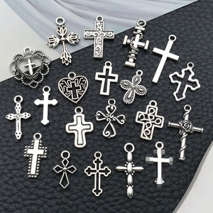 Set van 18 vintage zilveren legering kruis hangers voor DIY sieraden maken en knutselen