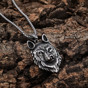 Gothic wolf head pendant in vintage silver finish with square pearl chain for men