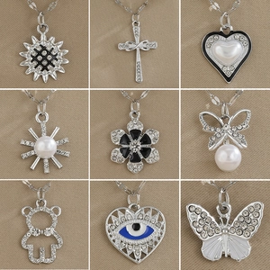 Collier Pendentif Pour Femmes Alliage De Zinc Strass Künstliche Perle De Culture Coeur Papillon Bijoux Cadeau Élégant
