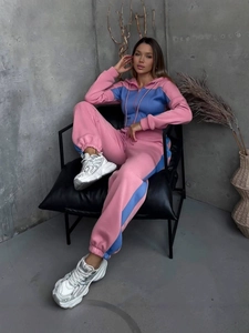 Tuta sportiva da donna rosa e blu con felpa con cappuccio e zip e pantaloni casual