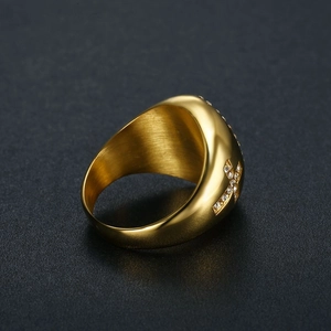 Hip Hop vergoldeter Edelstahlring für Herren mit diamantbesetztem Kreuz-Seitendesign