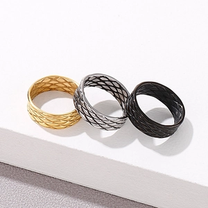 Fashionable titanium steel rings with textured fish pattern in gold, silver and black