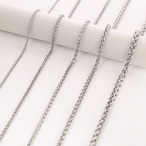 Polished stainless steel keel chains in various thicknesses for men and women