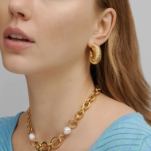 Fashion gold titanium steel hollow hoop earrings and pearl link necklace set for women