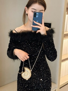 Luxury gold conch-shaped metal clutch bag with gold chain for women evening party wear