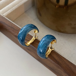 Vintage C-shaped blue marble enamel hoop earrings with gold-plated sterling silver needles