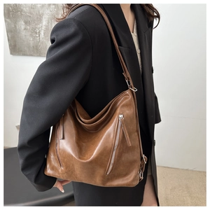 Borsa tote vintage in pelle PU marrone da donna con design minimalista e zip argento