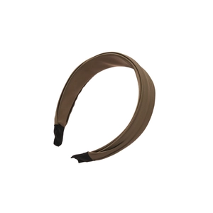Serre-tête en tissu marron avec design multicouche pour un effet de volume chic