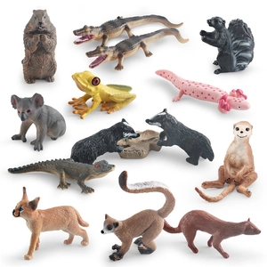 Set di 13 figurine realistiche di animali della foresta con modelli di koala e coccodrillo
