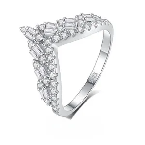 Detailed close-up showing the S925 silver hallmark and clear zircon stones on a V-shaped ring