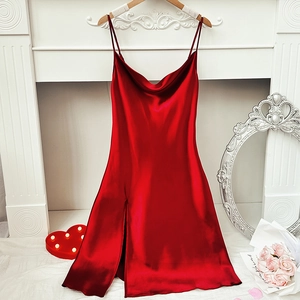 Robe De Nuit Satinée Col Bénitier Fente Latérale Dos Nu Bretelles Spaghetti Satin Imitation Nuisette Femmes