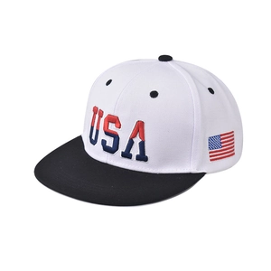 Classic USA embroidered baseball cap in white and black with 3D letters and flag