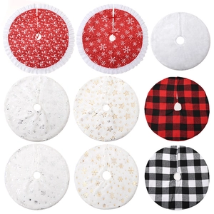 Lot de 9 mini jupes de sapin de Noël aux motifs de flocons, carreaux et peluche