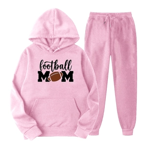 Survêtement en polaire rose avec sweat à capuche imprimé football MOM et pantalon assorti