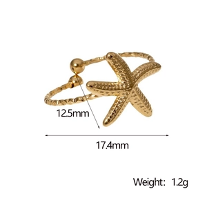 Macro shot of gold starfish ring with rope band showing 12.5mm width and 1.2g weight