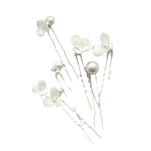Set of 6 bridal hair pins featuring white ceramic flowers and pearls in silver finish