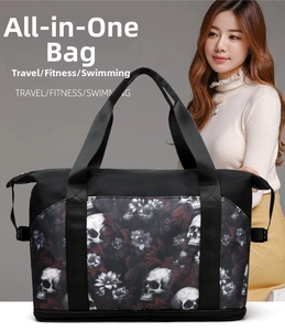 Borsa da viaggio e fitness capiente con stampa unica di teschi e fiori decorativi