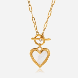 Collier cœur doré avec pendentif nacre et chaîne trombone avec fermoir à bascule OT